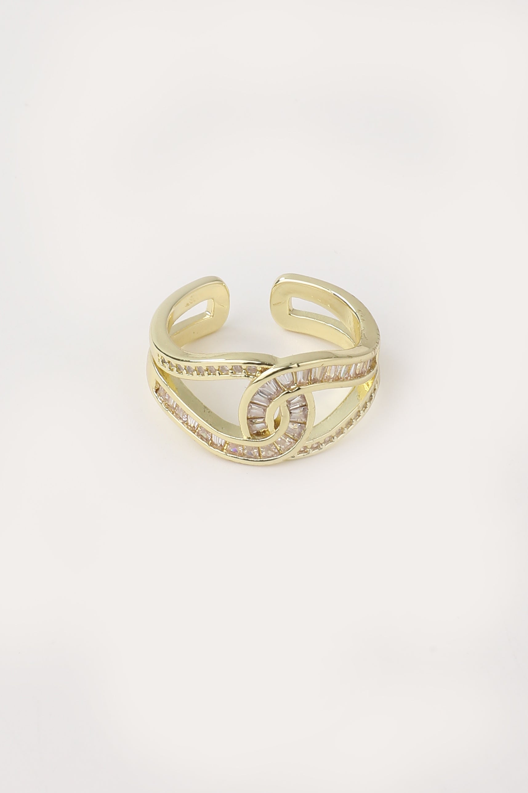 Knotted Elegant Ring