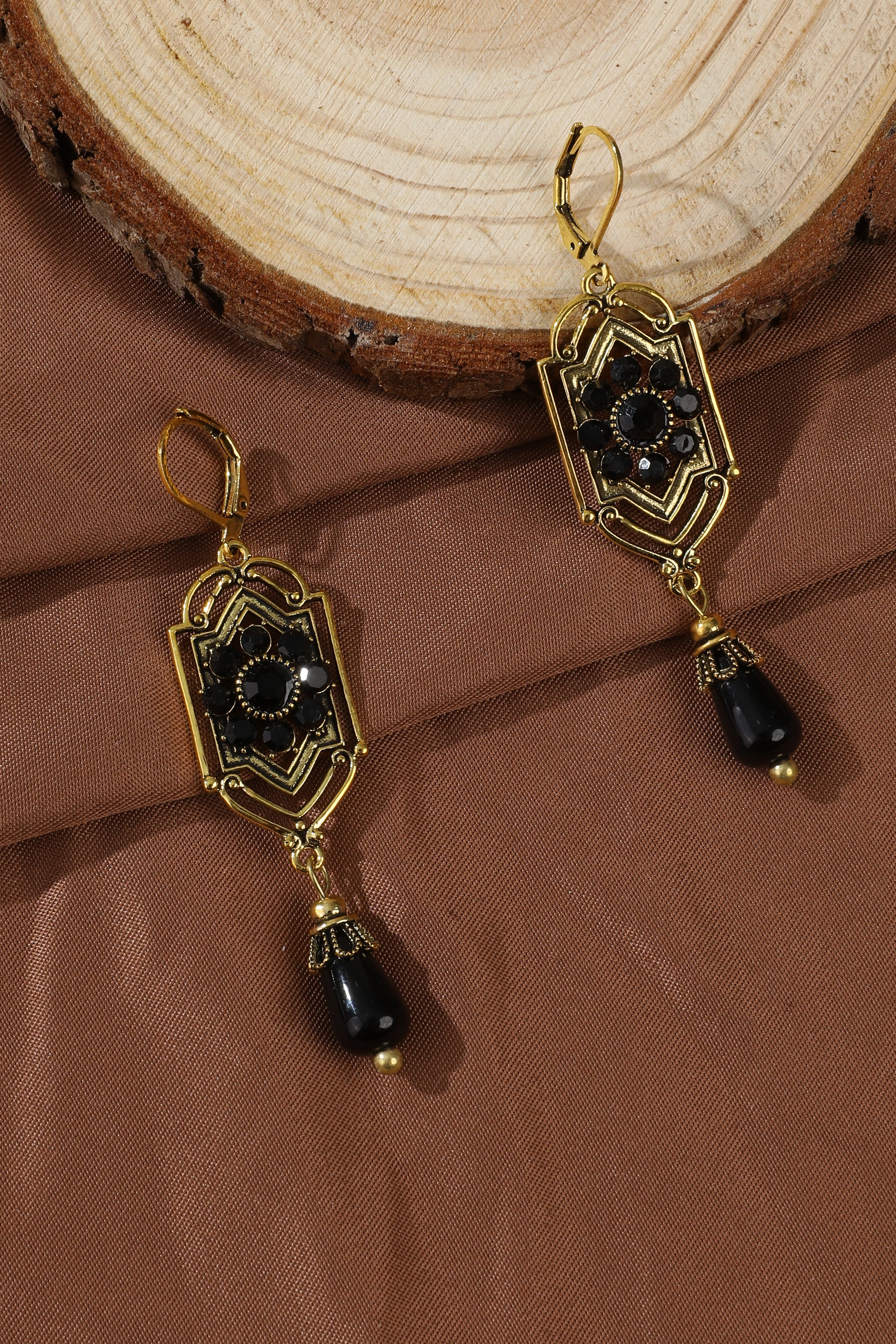 Vintage Black Dangling Crystal Earrings