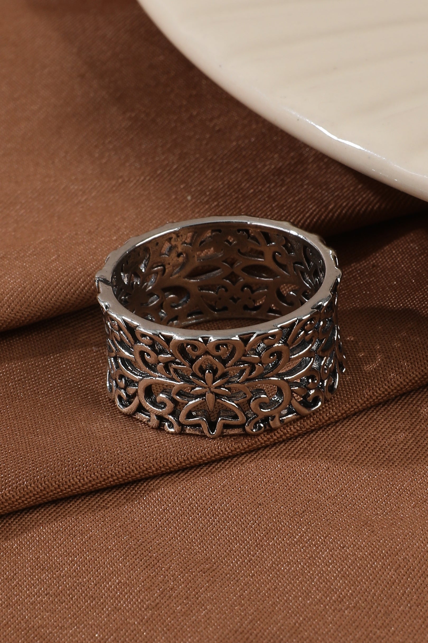 Vintage Silver Hollow Ring