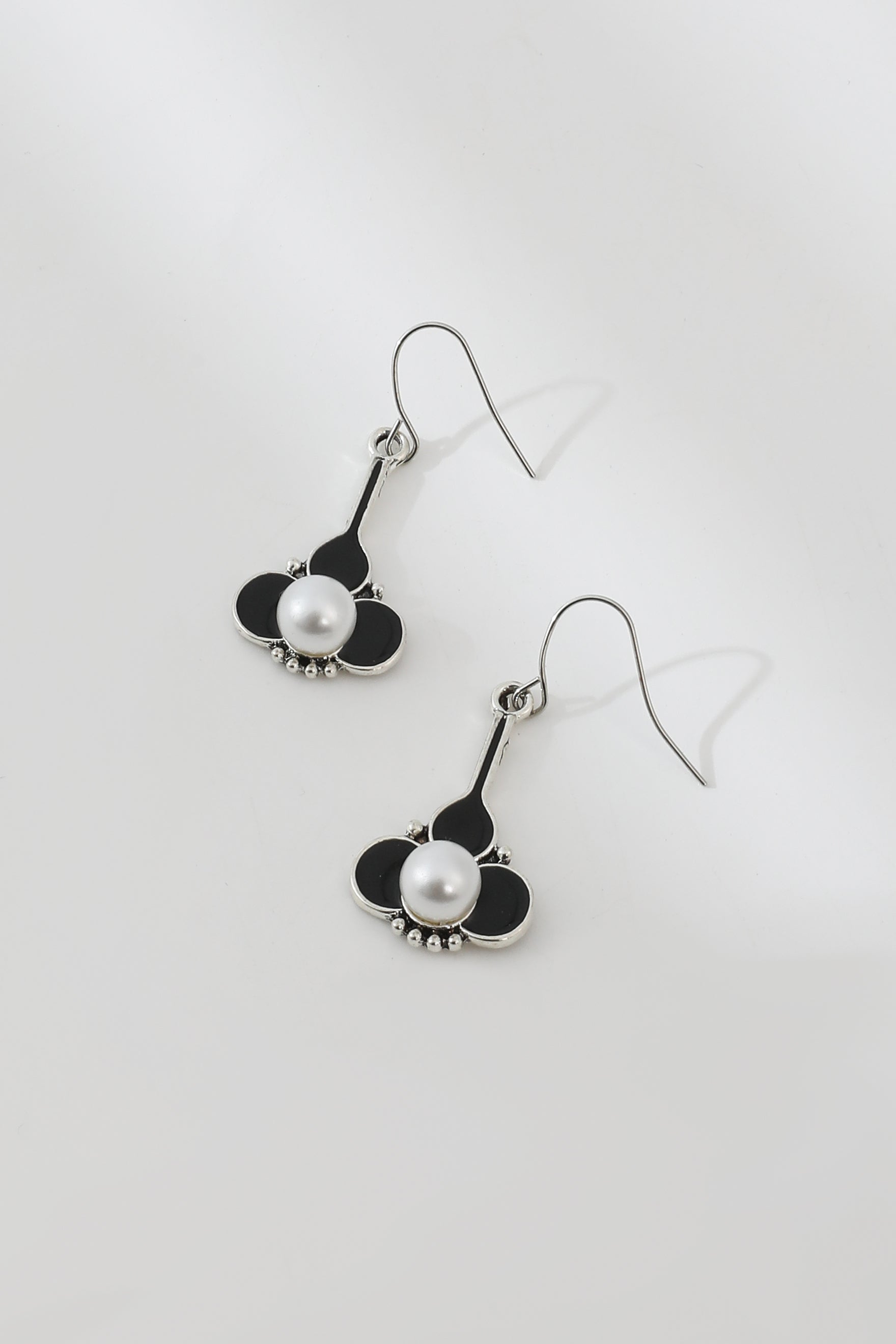 Boho Clover Pearl Silver Earrings