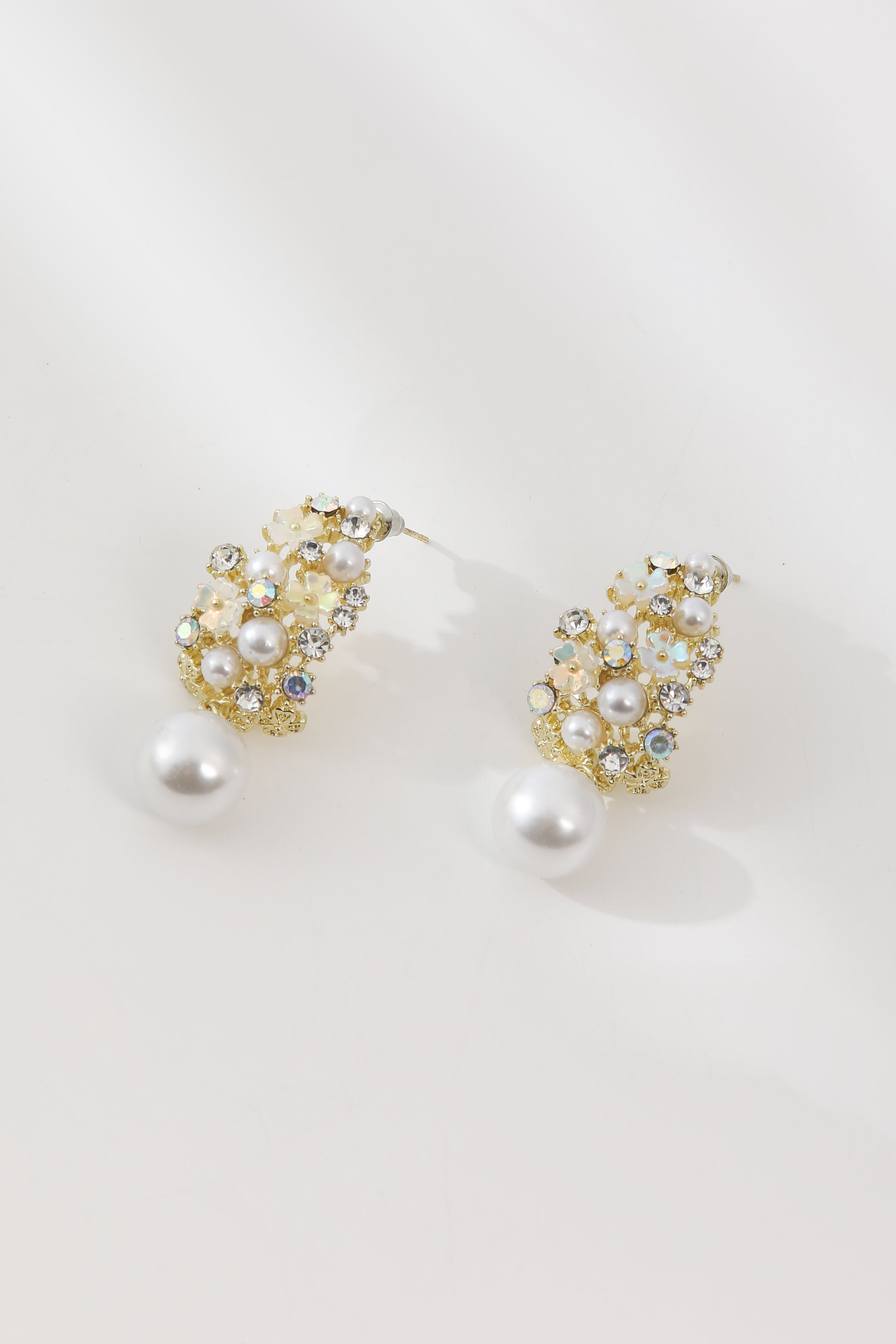 Elegant Flower Pearl Earrings